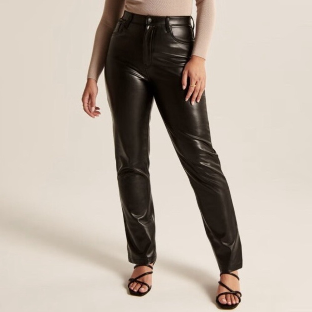 Abercrombie & Fitch‎ The 90s Straight Ultra High Rise Black Leather Pants